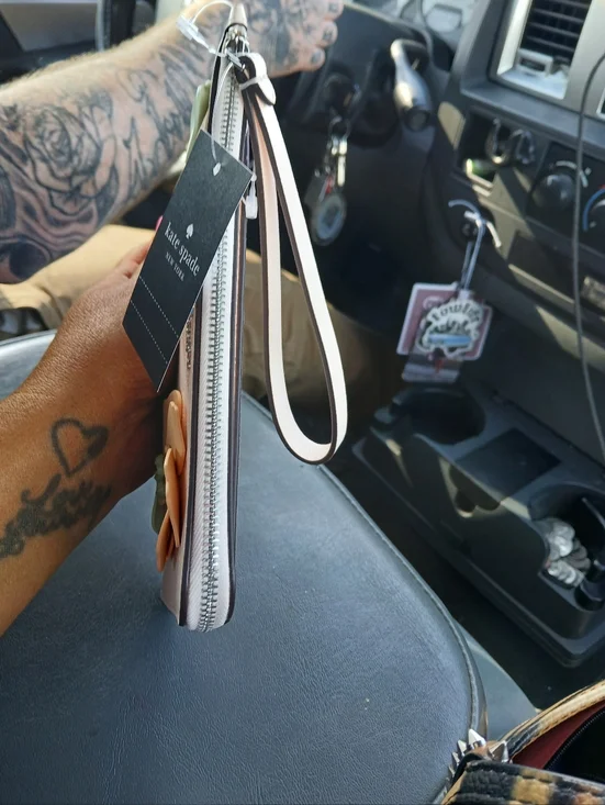 Kate Spade NWT STUNNING 3D Floral Large Lucy Wristlet - Picture 4 of 4